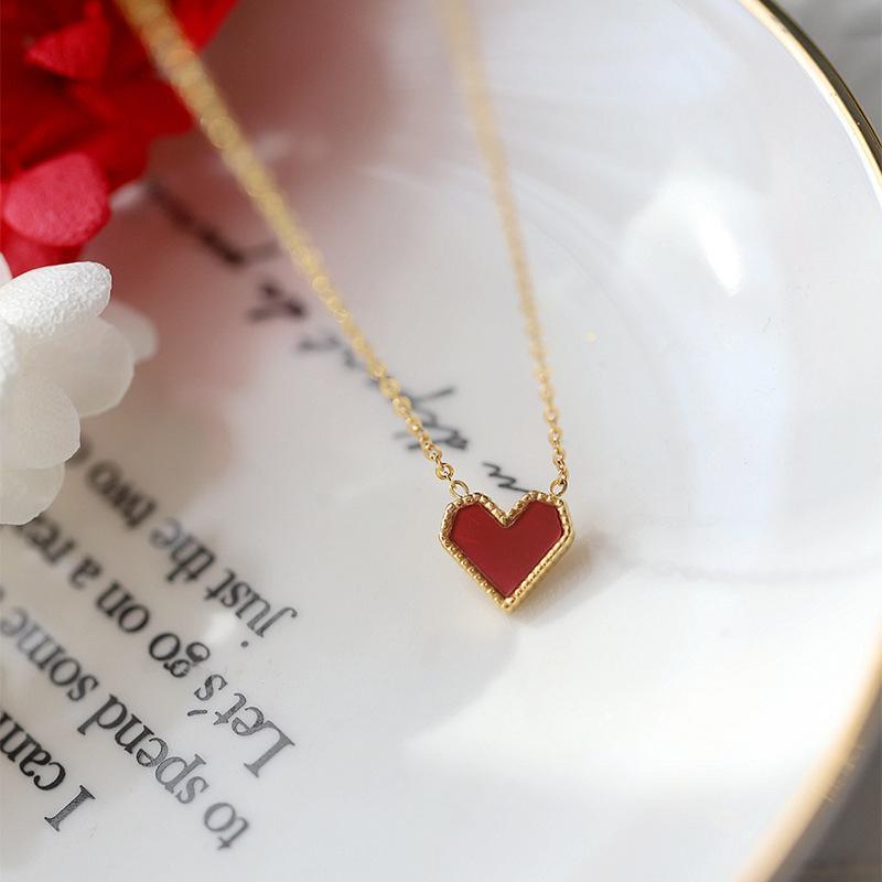 Titanium steel plated 18k gold French love necklace women acrylic peach heart collarbone chain light luxury niche design premium